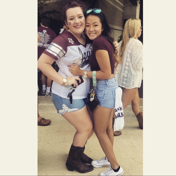 Meet your Posher, Christy - Picture 1 of 1